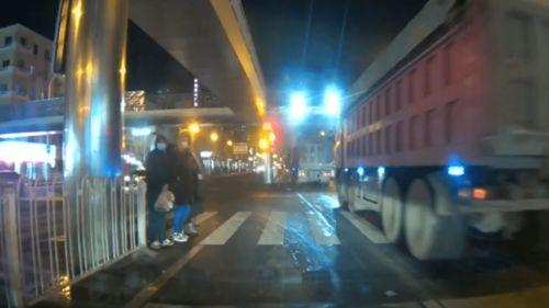 长春南阳路爆料事件视频,真相与争议交织的街头冲突 第1张 长春南阳路爆料事件视频,真相与争议交织的街头冲突 第1张